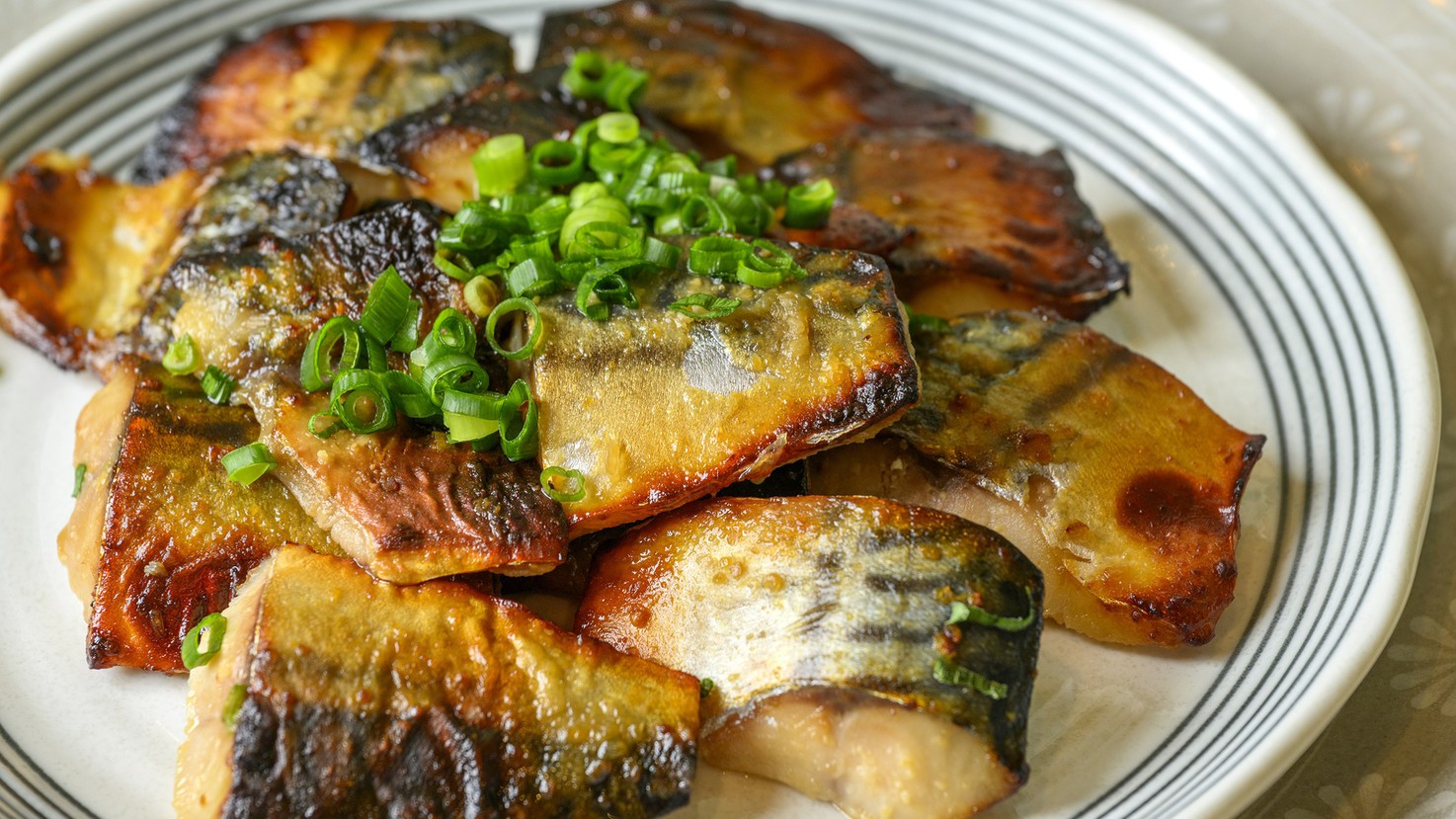 魚料理は塩焼き、照り焼き、味噌漬けまで。日替わりでのご提供です♪