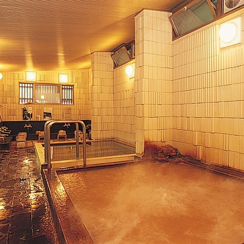 ご婦人大浴場「亀の湯」銀泉（ラドン泉）と金泉の内湯がございます。