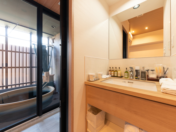 【ユニバーサルルーム】