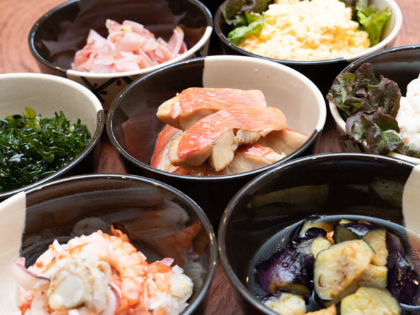 【ビュッフェレストランの一例】