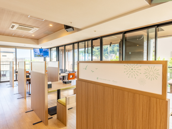 【レストラン店内】