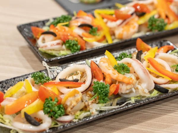 【ビュッフェレストランの一例】