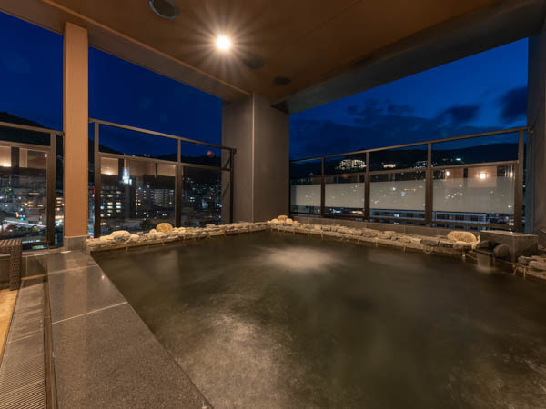 【展望露天風呂・夜】