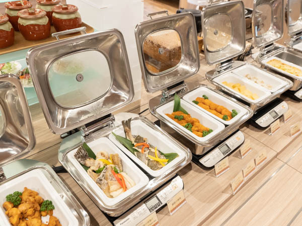 【ビュッフェレストランの一例】