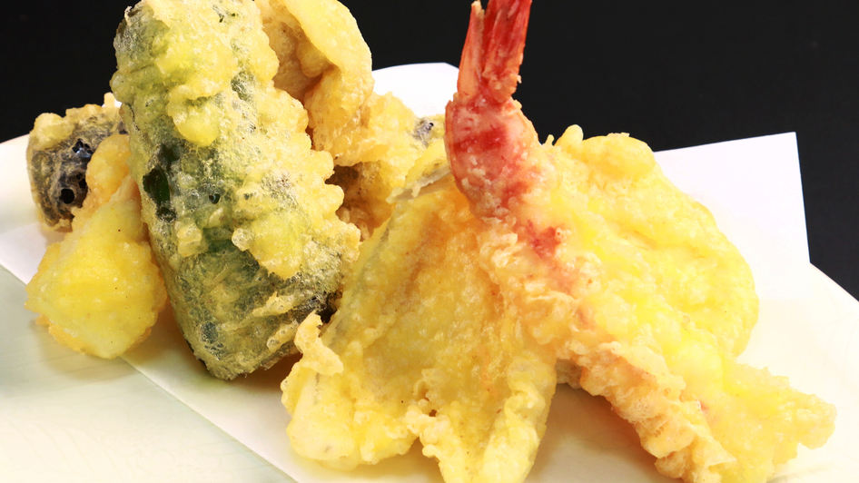 夕食一例季節の野菜と海鮮天ぷら