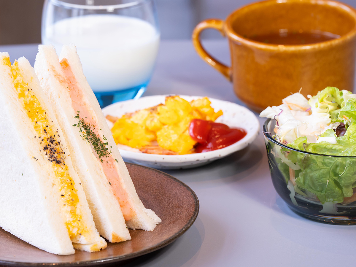 朝食【洋食】もりもとさんの食パンを使ったサンドイッチのセット