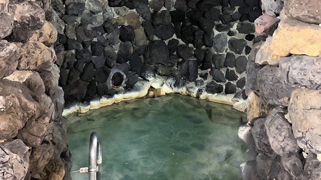 【天然温泉・佐久の湯】源泉洞窟風呂