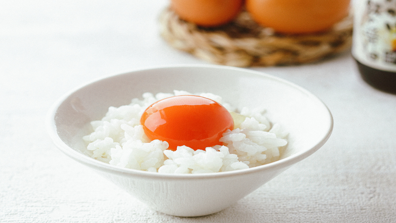 朝食赤玉子※仕入れ状況によってメニュー内容が変更される場合がございます。