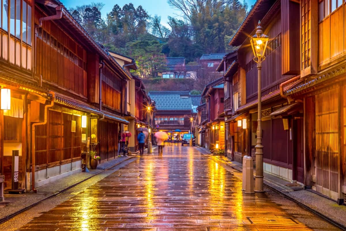 ひがし茶屋街雨の日