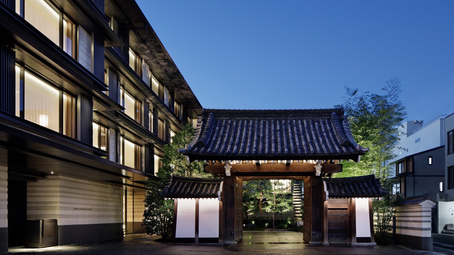 エントランス「梶井宮門」