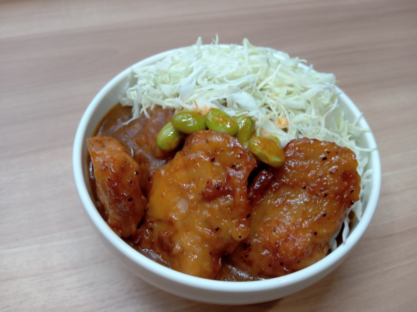 【朝食アレンジメニュー】ミニチキンカレー丼！ガッツリ派にお勧めの一品デス♪