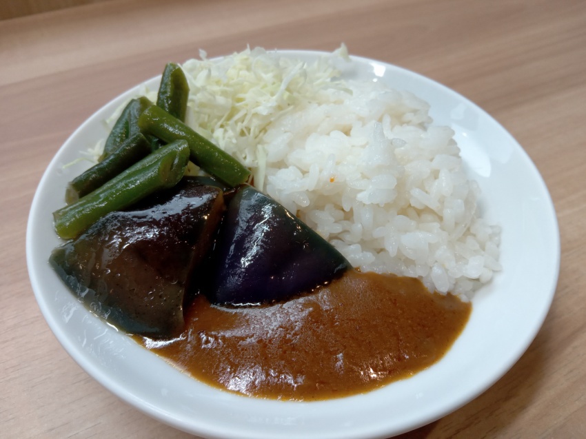 【朝食アレンジメニュー】茄子といんげんの野菜カレー！栄養価の高い一品デス♪