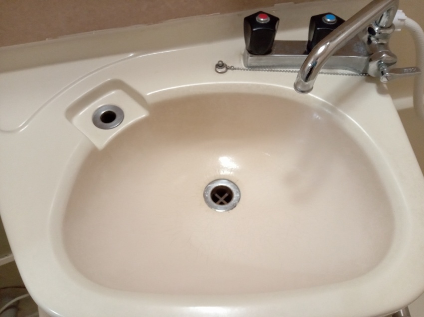 【洗面台】お水は飲料可となっています。湯沸かし時はこちらの蛇口よりご利用くださいませ。