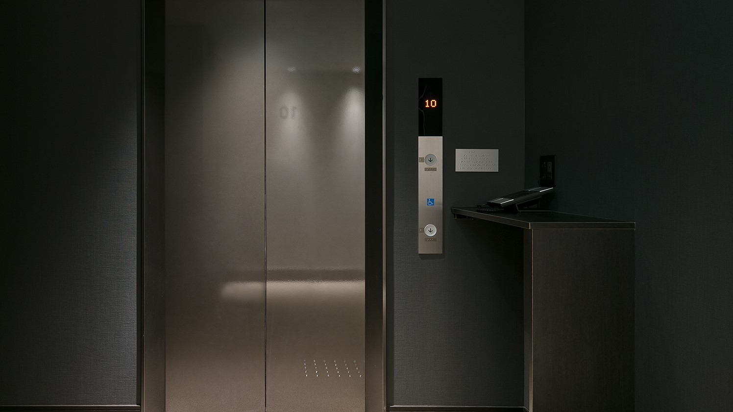 客室フロアエレベーター