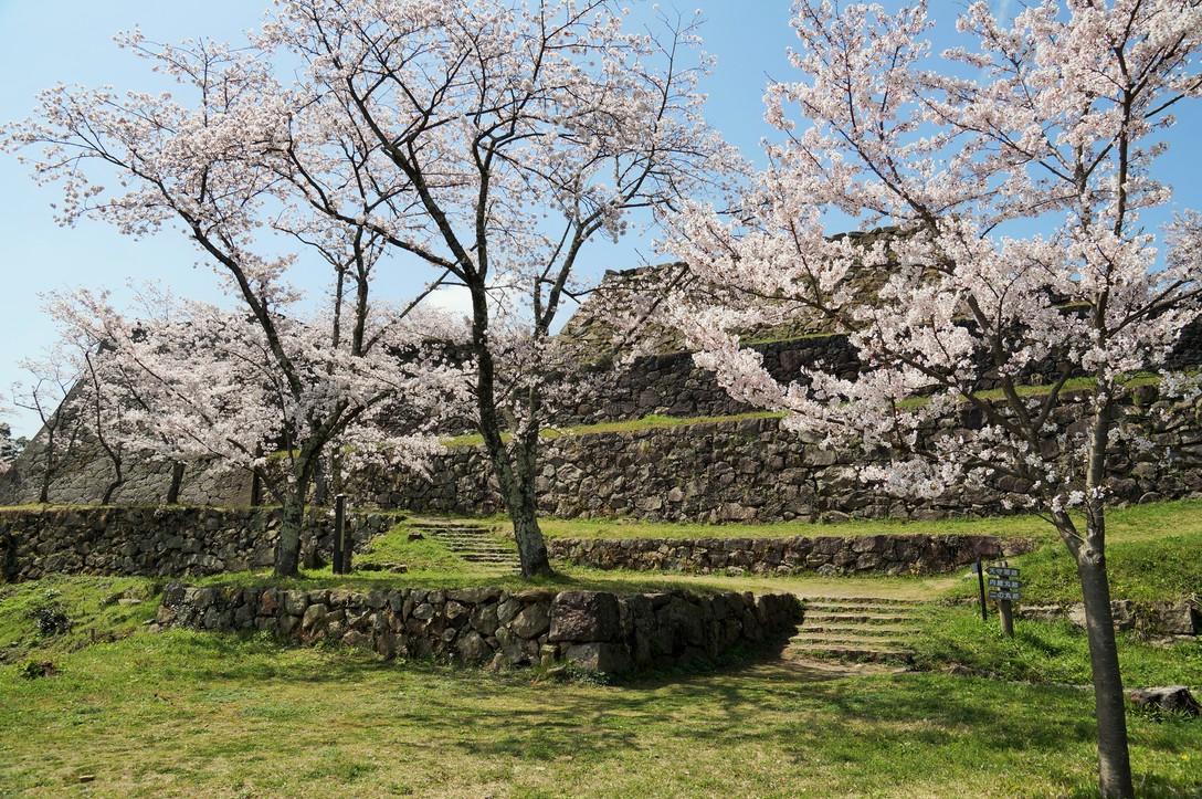 〈観光・景観〉米子城跡(写真提供：米子市)