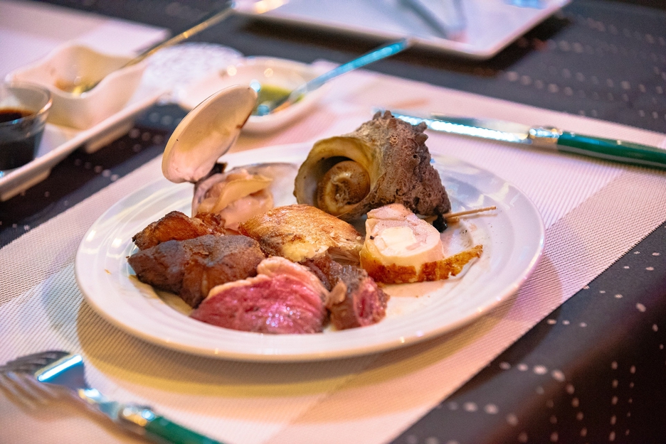 自分で焼く手間がなくシェフが味付け。最高に美味しい状態でご提供します