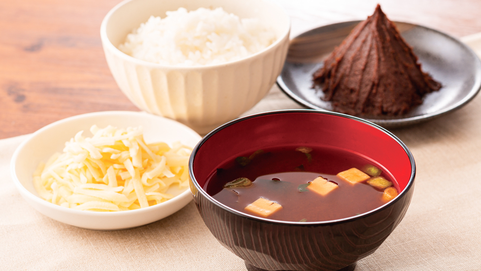 【金山限定赤だしチーズリゾット】愛知県産赤味噌を使用した味噌汁にご飯とチーズを入れてリゾットに！