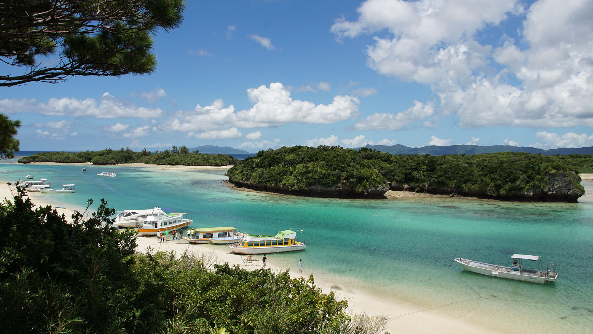 川平湾(徒歩約3分)