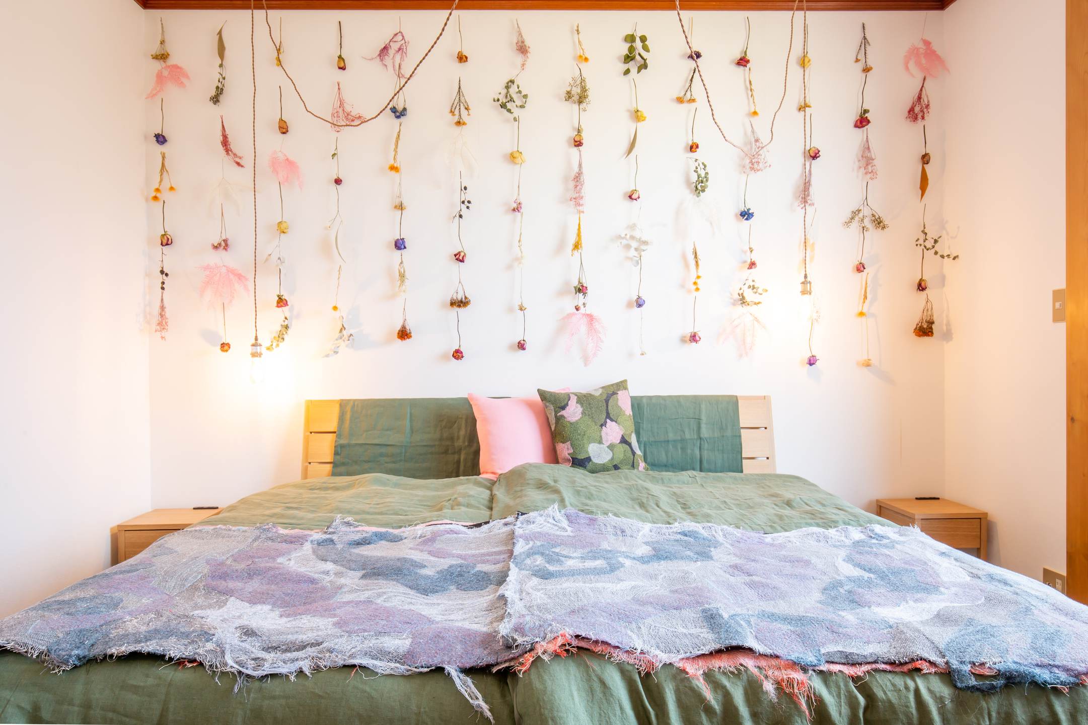 【２F寝室】富士吉田のシンボルをテーマにしたお部屋