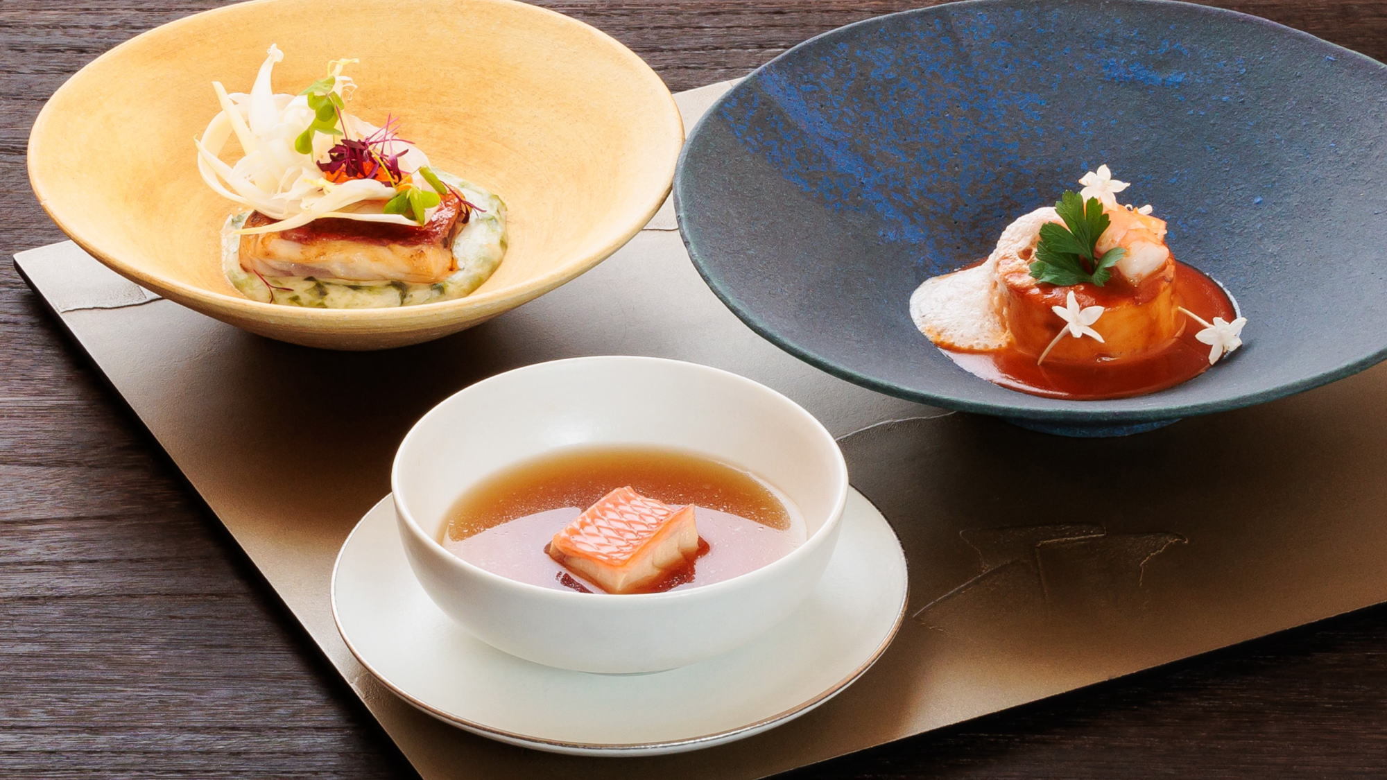 冬季会席フレンチ：スープ、海の幸