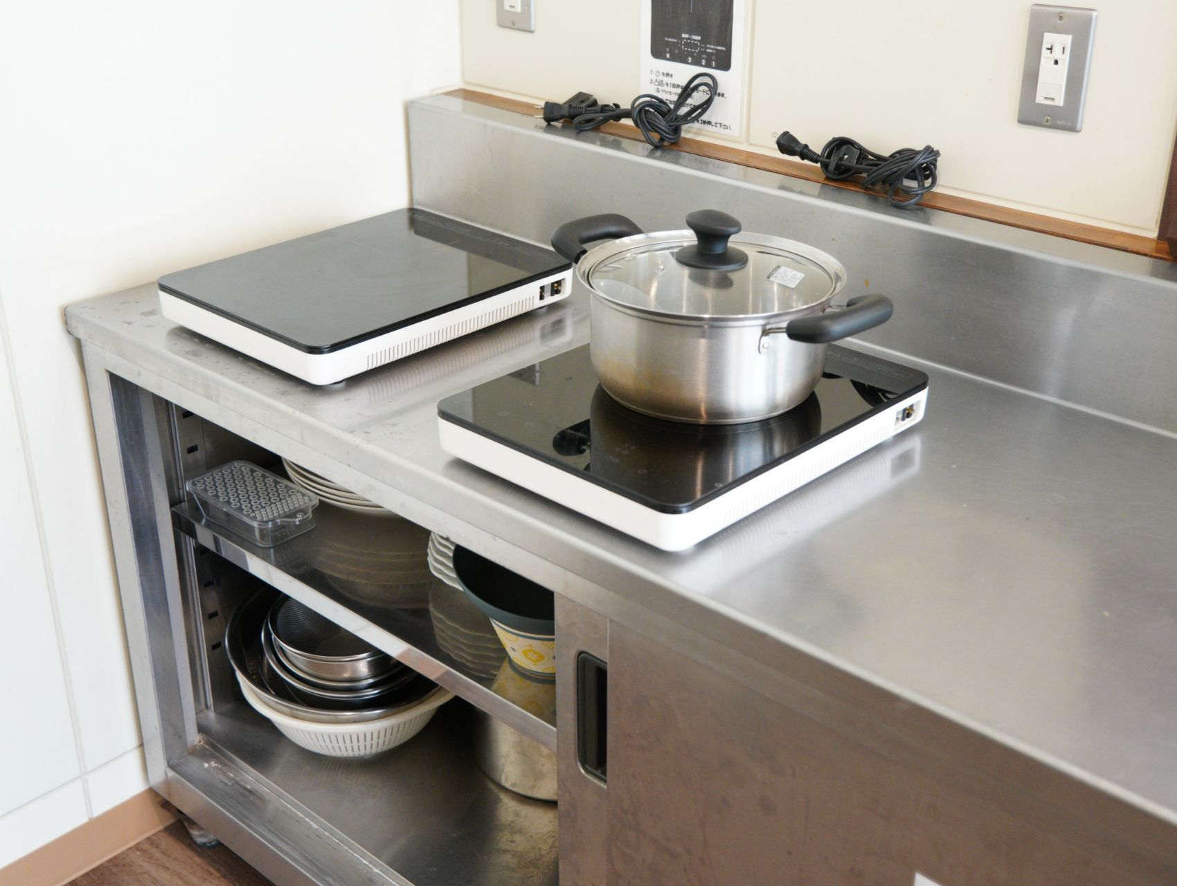 シェアキッチンは調理器具、お皿も自由に使えます。