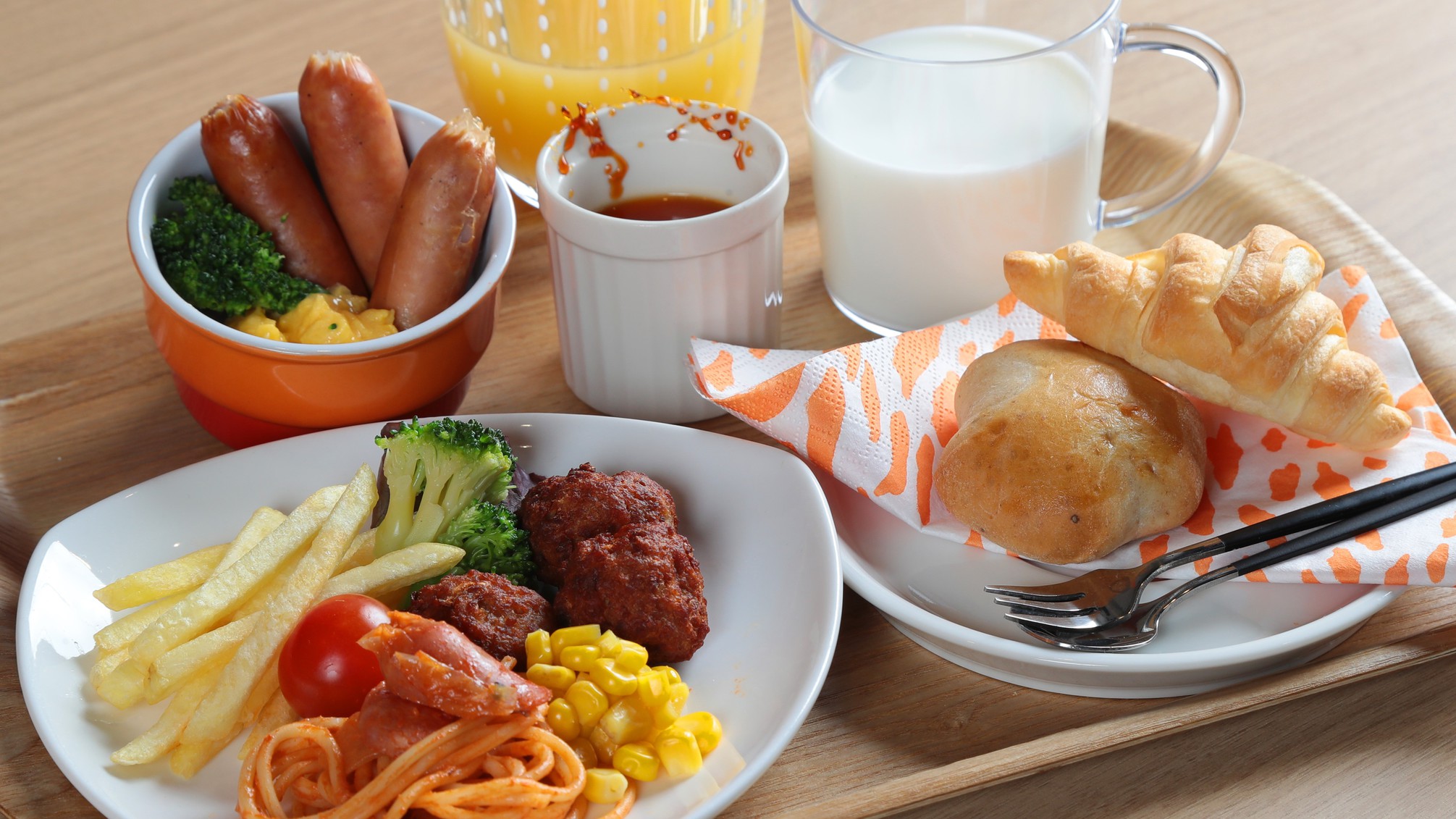 ブッフェ朝食 朝食ブッフェスタイル盛付イメージ撮影：GR