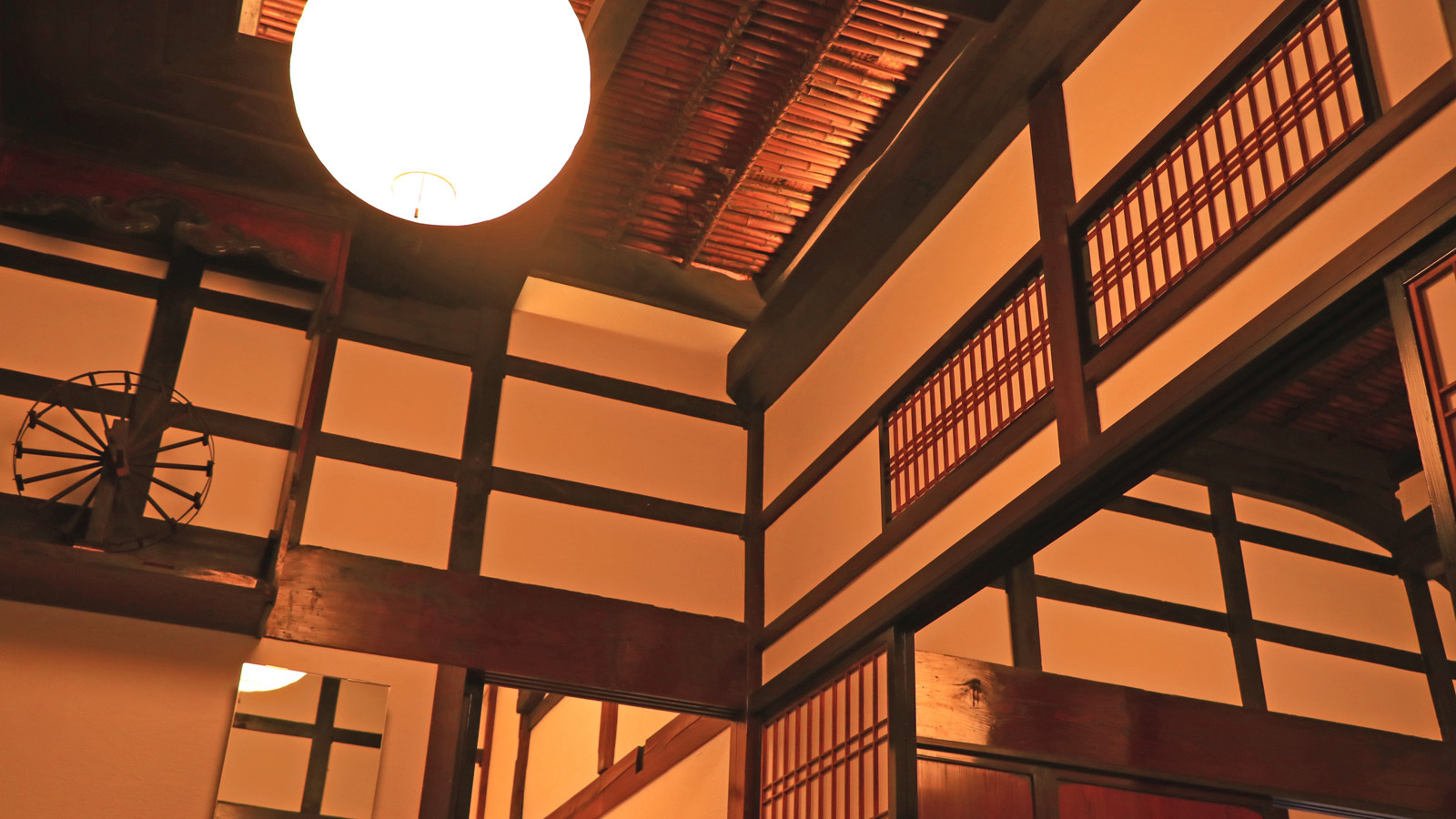 竹天井のお部屋。風情があり、どこか落ち着きます。