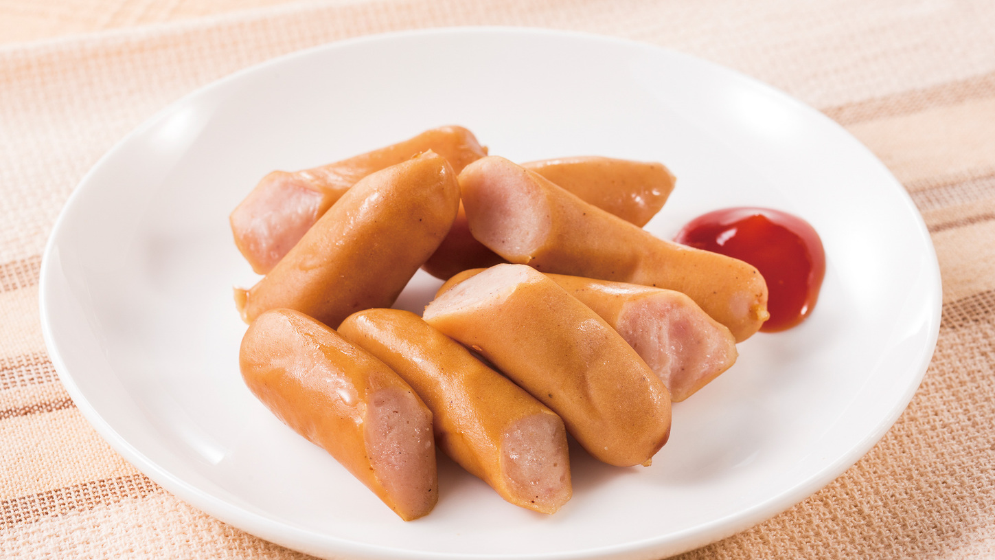 プリプリ食感と旨みたっぷりのソーセージ。 お好みでケチャップをつけてお召し上がりください。