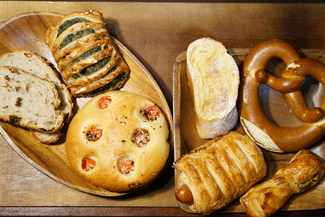 1階パン屋さん「シェリーラパン」日替わりパン
