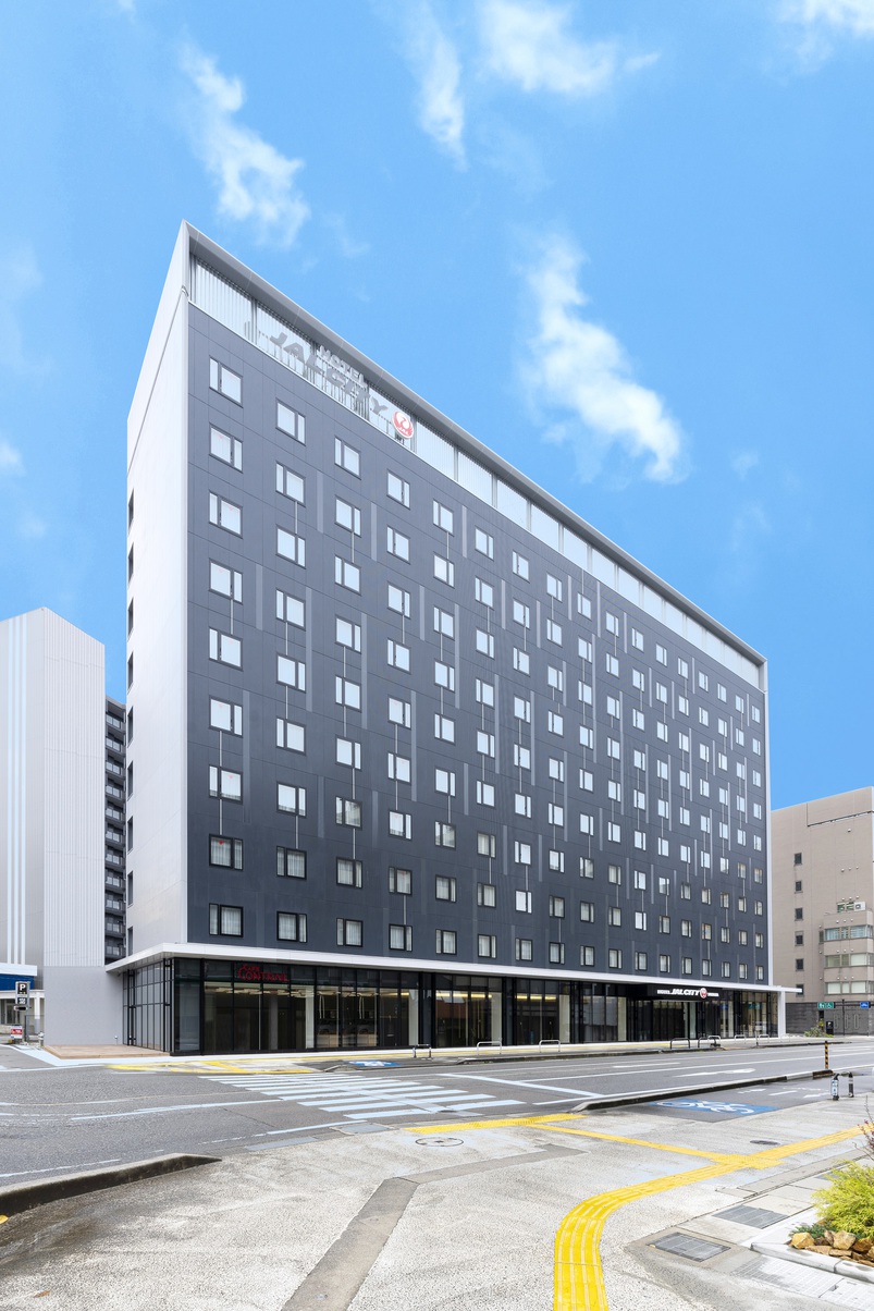 富山駅南口から徒歩3分です