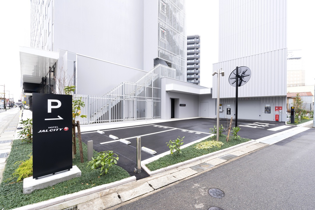 【予約制】立体駐車場（18台）
