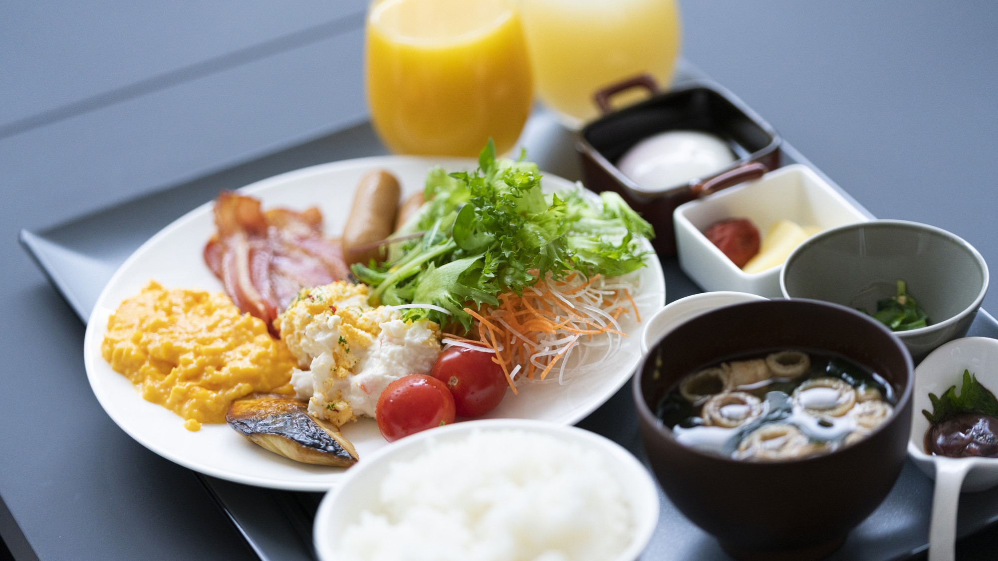 朝食
