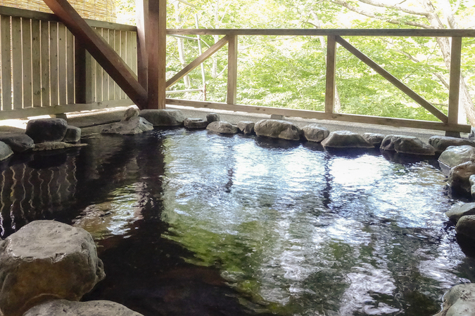 【本館】大浴場（石の湯）露天風呂※日替わり