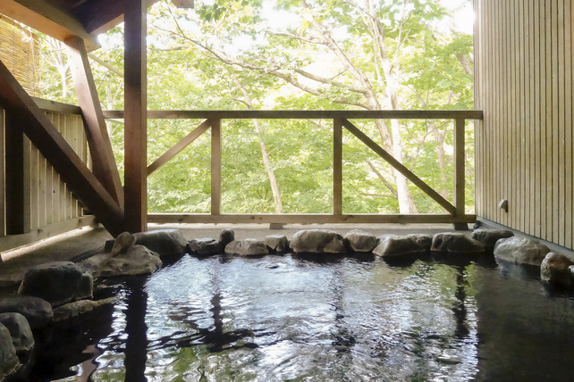 【本館】大浴場（石の湯）露天風呂※日替わり