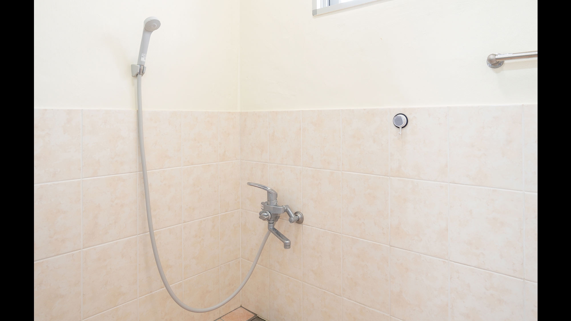 ・【A棟・バスルーム】浴槽を設置せずにシャワールームとして使用