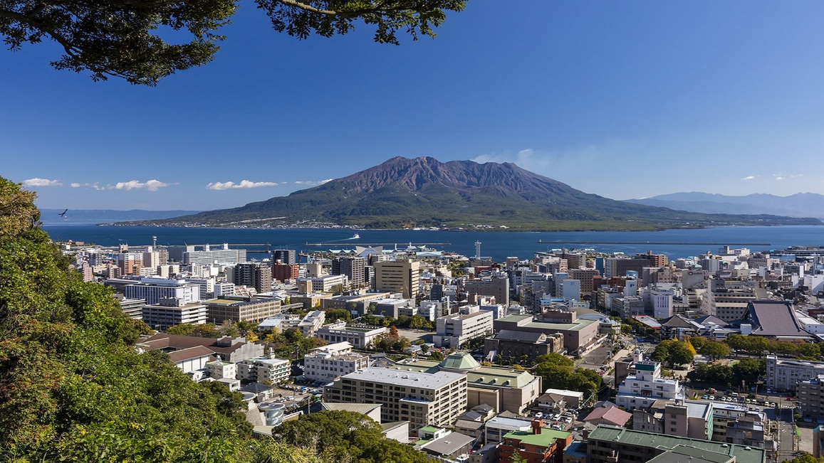 【城山展望台】写真協力：公益社団法人鹿児島県観光連盟