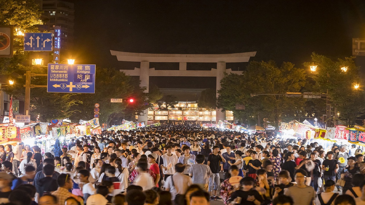 【照国神社】写真協力：公益社団法人鹿児島県観光連盟