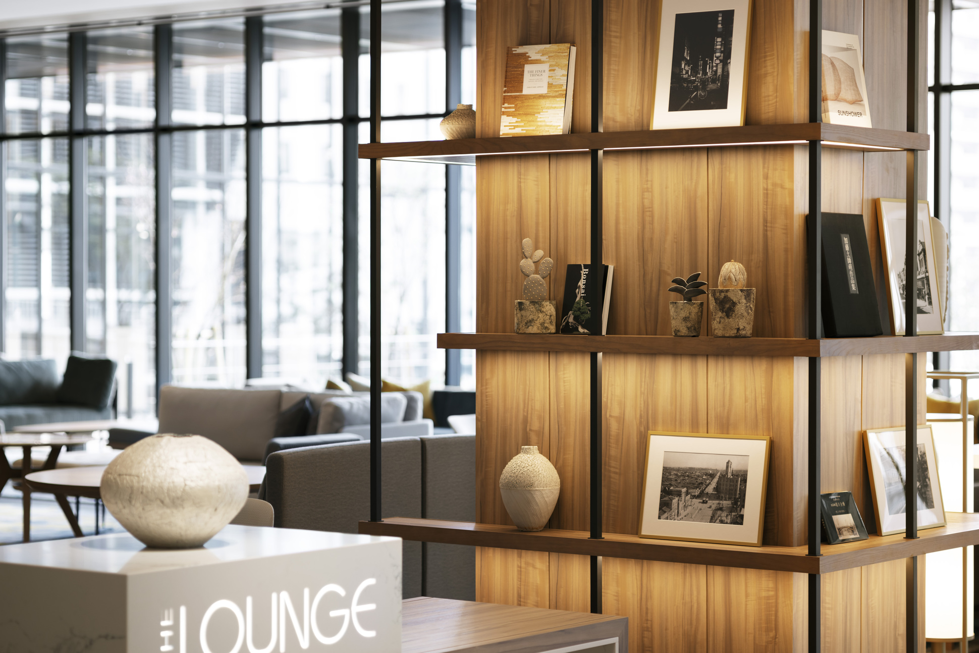 THE LOUNGE