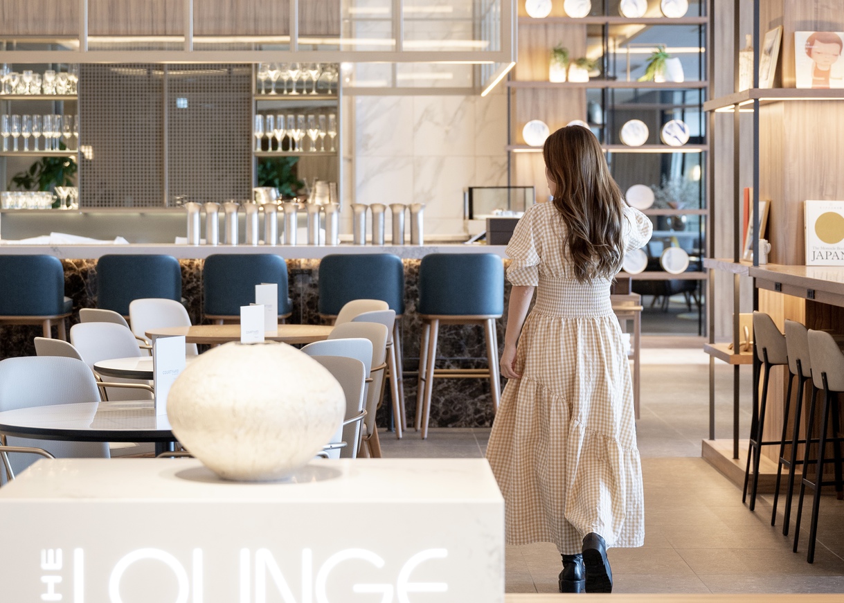 THE LOUNGE