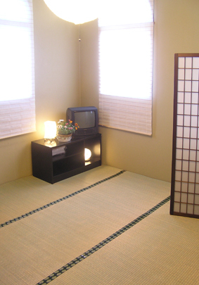和室８畳バス・トイレ付き