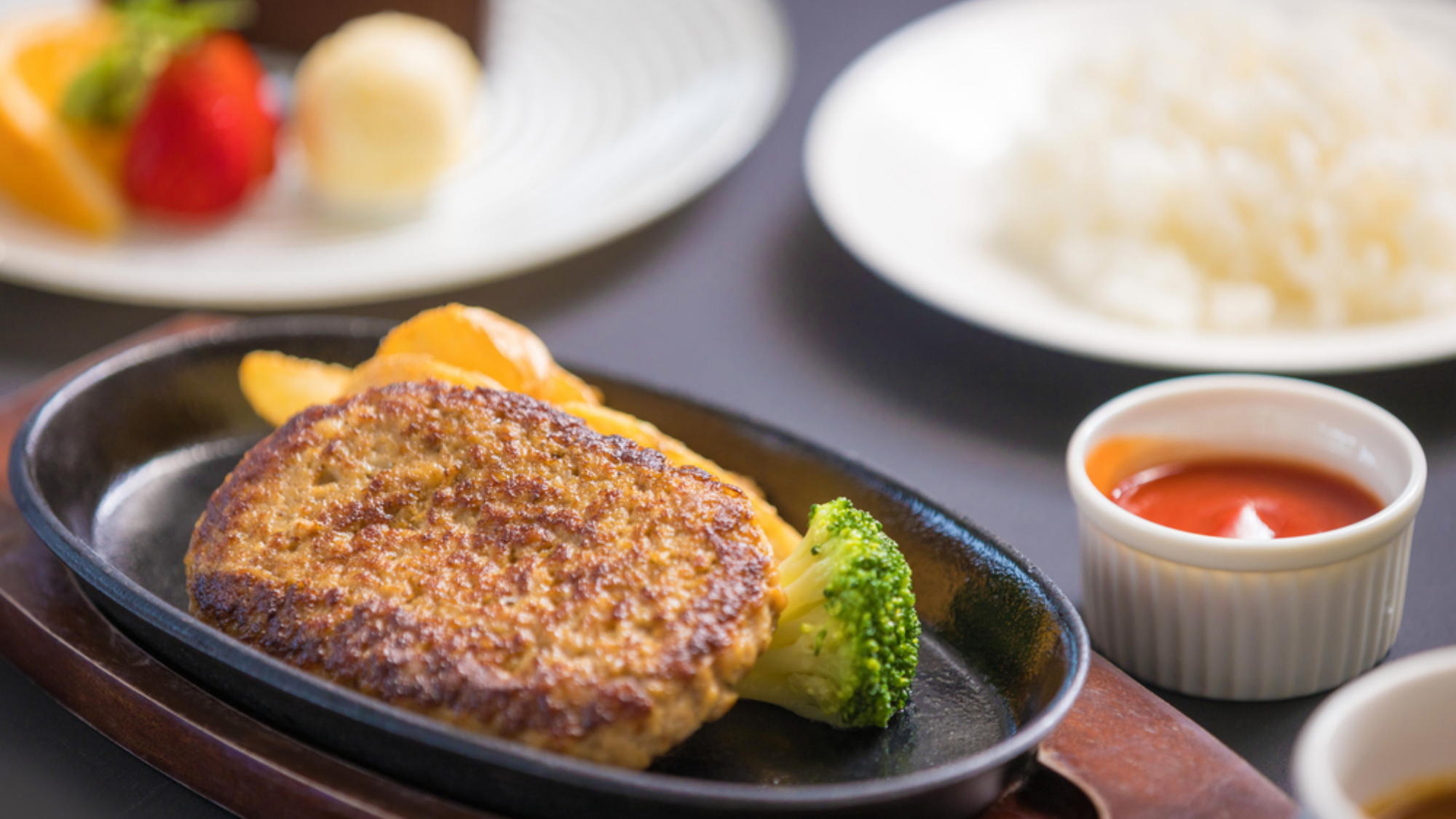 【Jrハンバーグコース】ハンバーグが苦手なお子様にはお魚料理をご用意いたします。事前にご相談ください