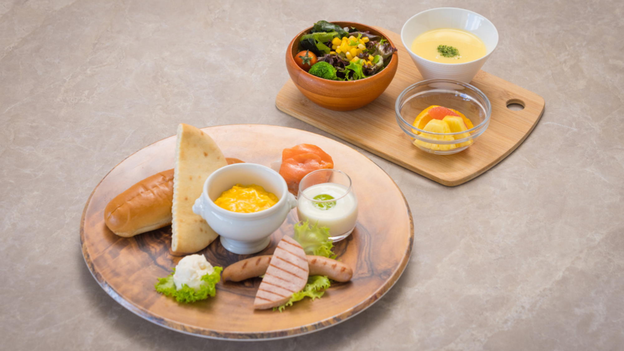 【朝の洋定食】爽やかな朝にぴったりの、彩り豊かな洋朝食をお楽しみください。※イメージ