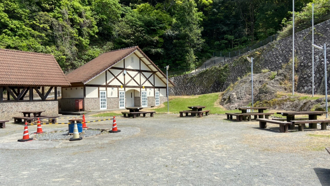 キャンプ広場：グループやご家族で、楽しいひと時をお過ごし下さい！