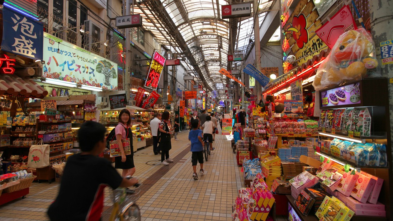 【平和通り商店街徒歩4分】地元の台所として賑わう平和通りへは徒歩4分！