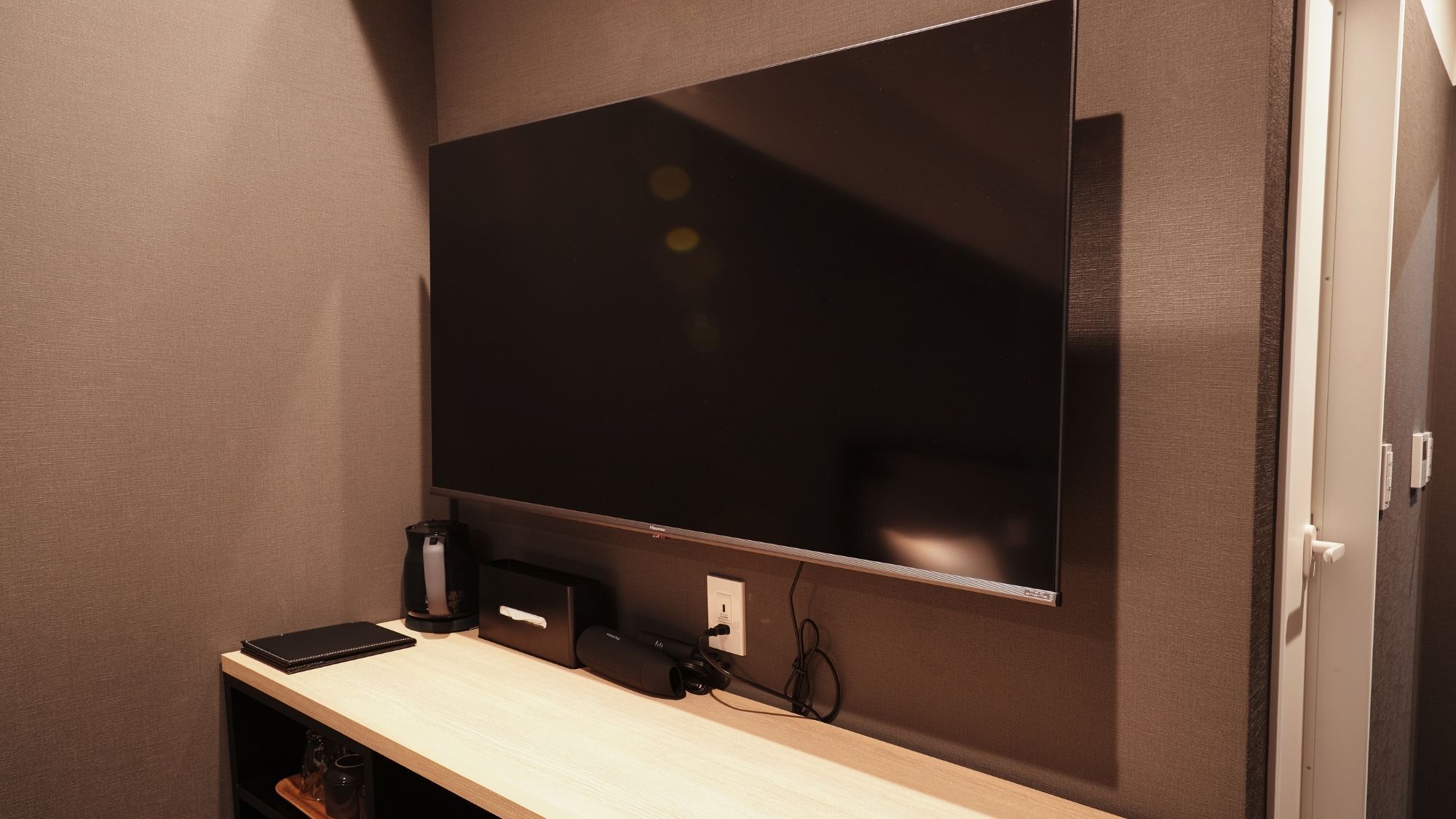 【ホテルタイプ】50インチテレビ観光やお仕事の後はゆったりお部屋で過ごすのもおススメです。