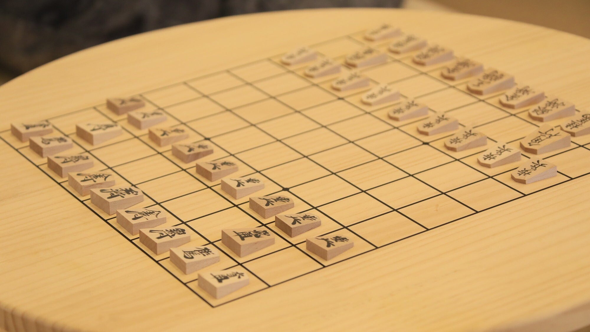 【ラウンジ】将棋のできるテーブルやボードゲームをご用意しております