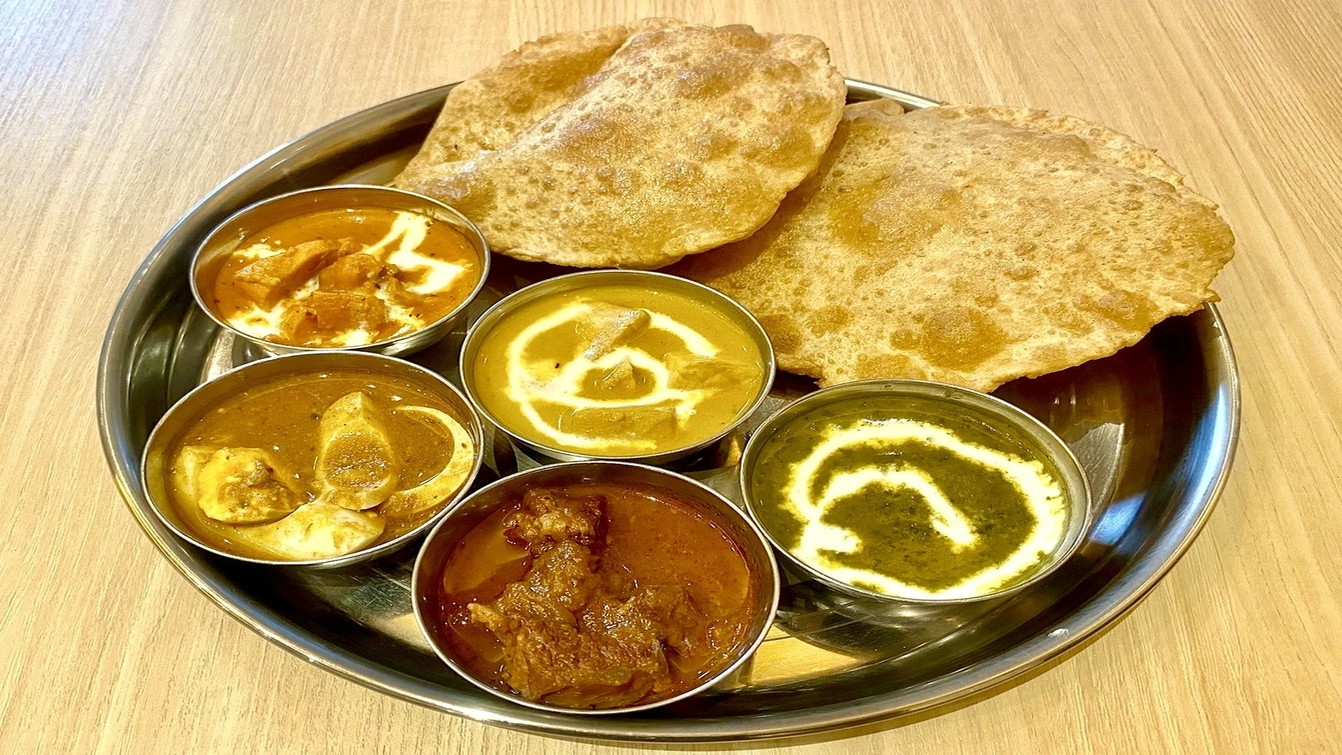 本格インドカレー&プーリー