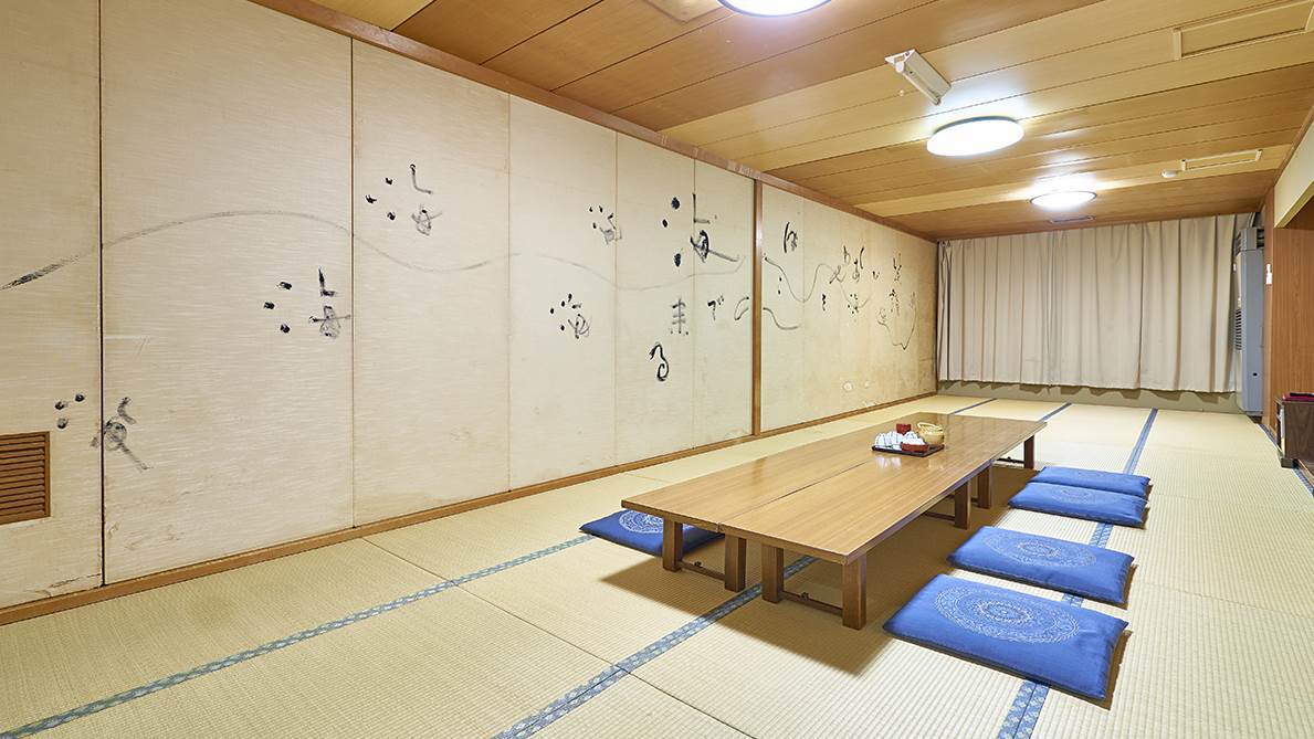 【グループ旅行にお勧め】波の音に癒される和室16畳