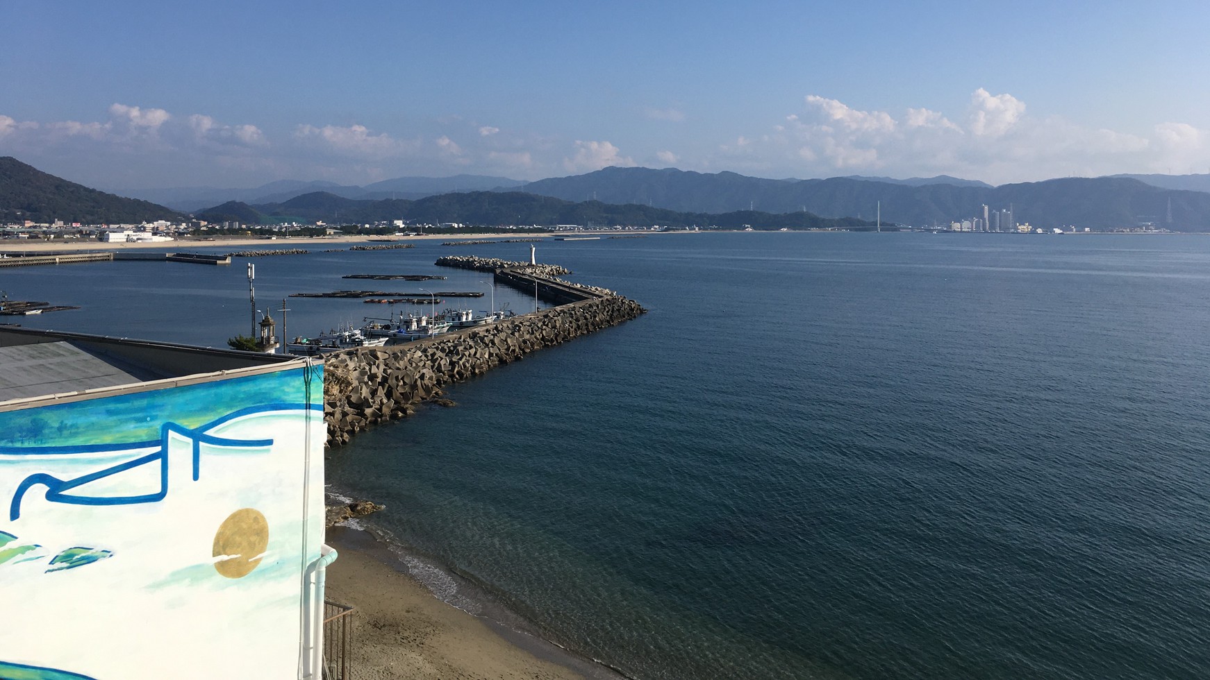 さわやかな潮風、うちよせる波音