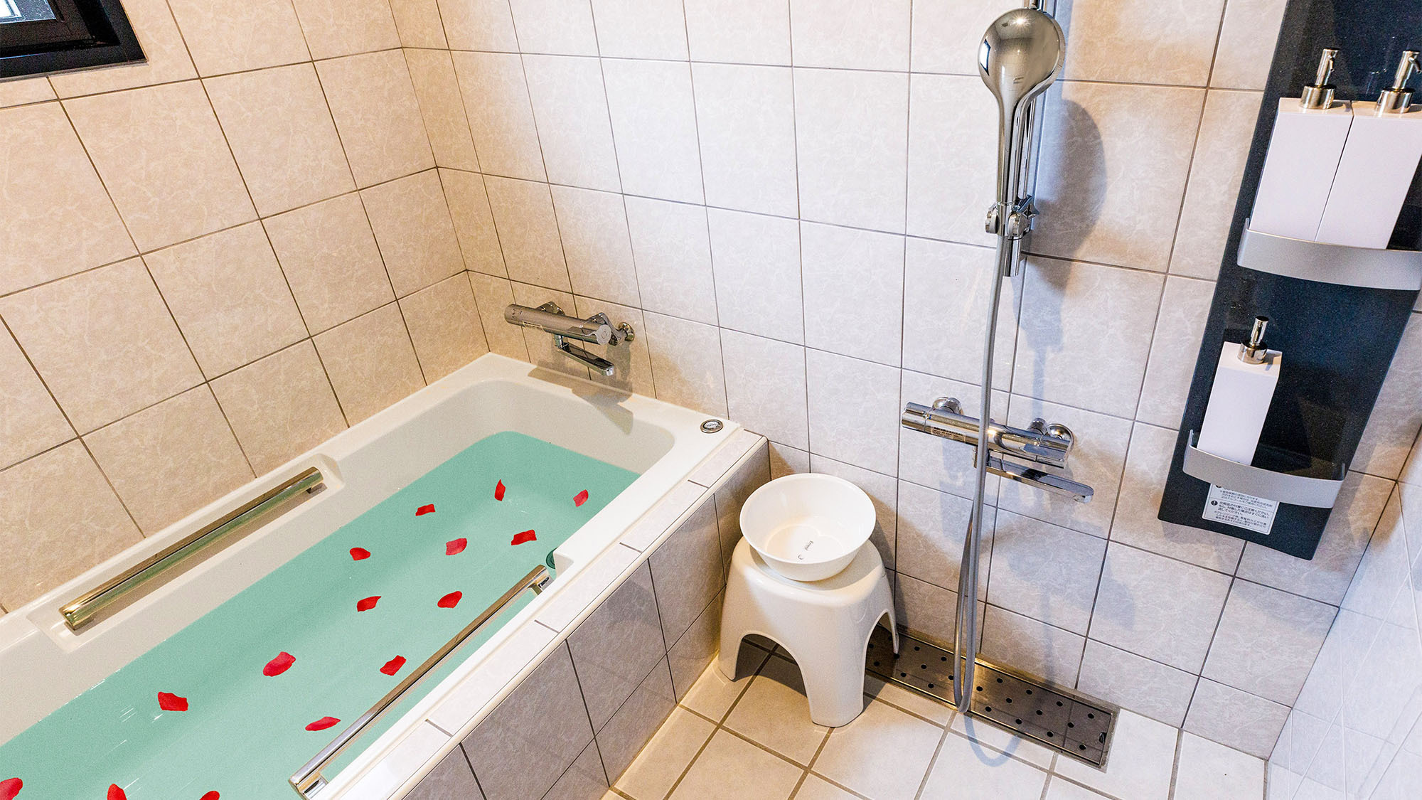 ・Villa2のバスルーム：洗い場付きで使い勝手も